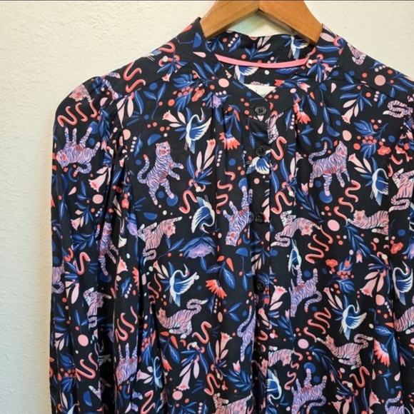 EUC Super Nice Letters Faye Buttondown Small - Picture 14 of 15